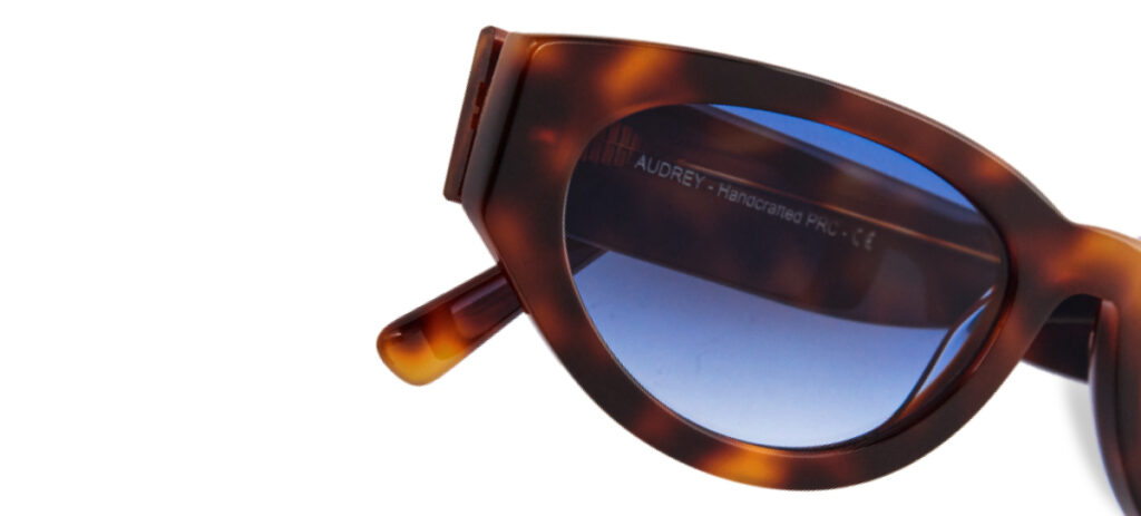 AUDREY Blue Tortoise 5 2